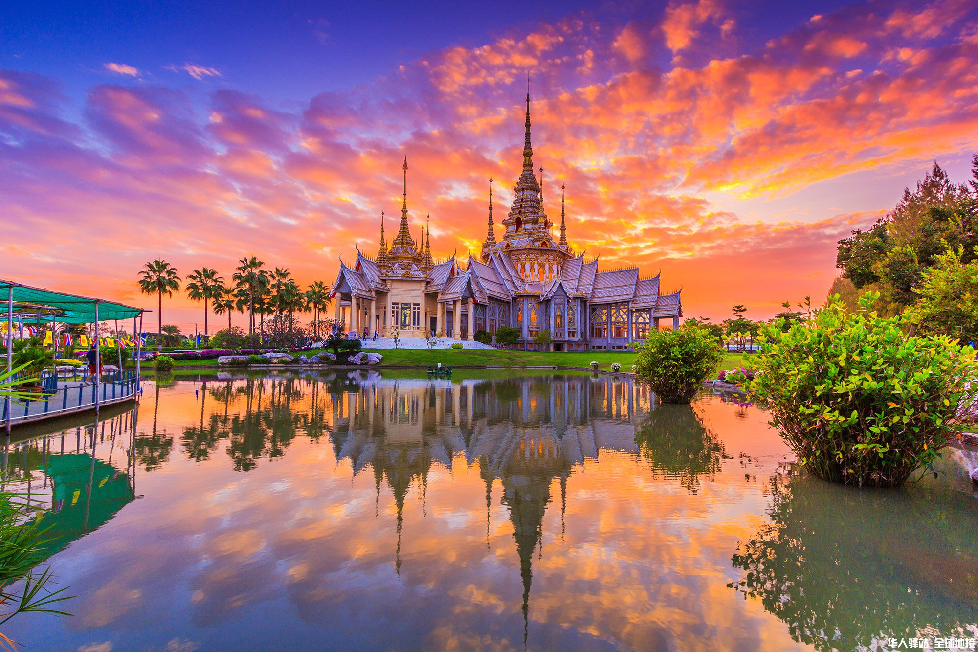 5ea992a5dcf9002d51803c49_shutterstock_238473214-temple-sunset-wat-none-kum-thailand.jpg